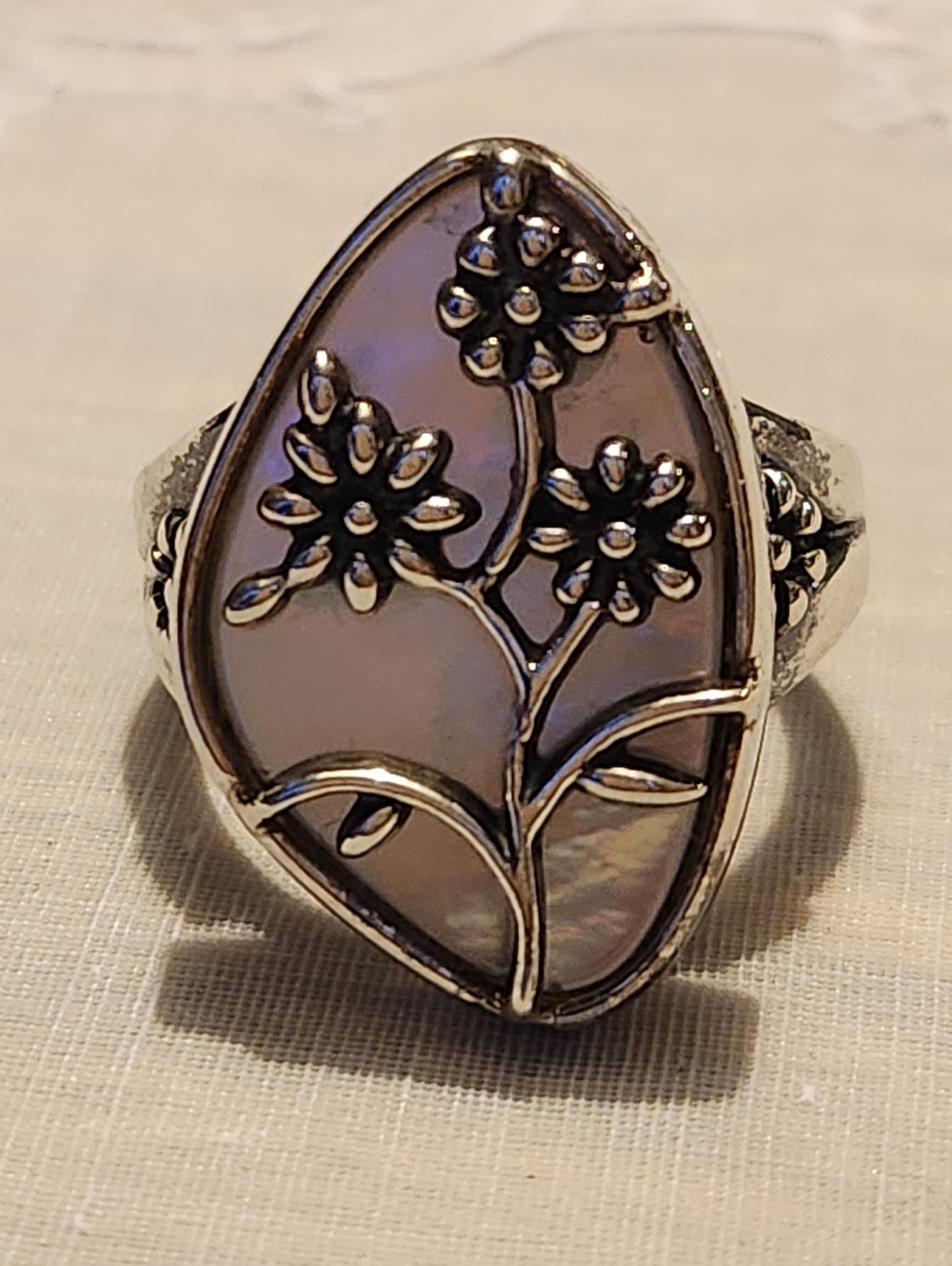 Veronica Benally Sterling Silver Mother-of-Pearl Floral Ring SIZE 9 - Picture 9 of 16